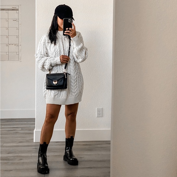 Cable-knit Sweater in Cream - Picture 8 of 8